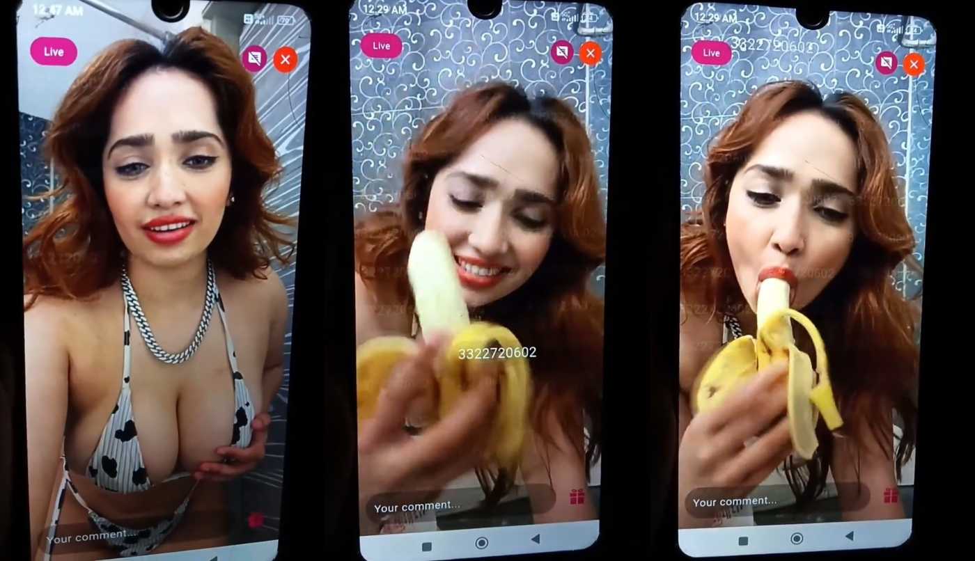 Aditi Mistry Nude Accidently Panty Slip on Live