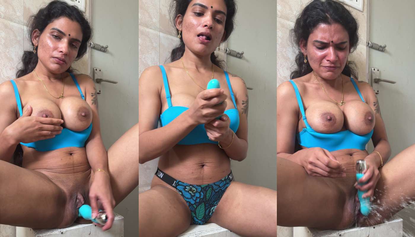 Resmi Nair Dildo Play And Pussy Squirt App Content